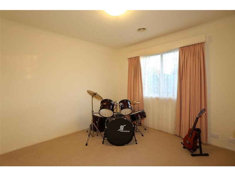 9 McCartney Drive, Narre Warren South VIC 3805