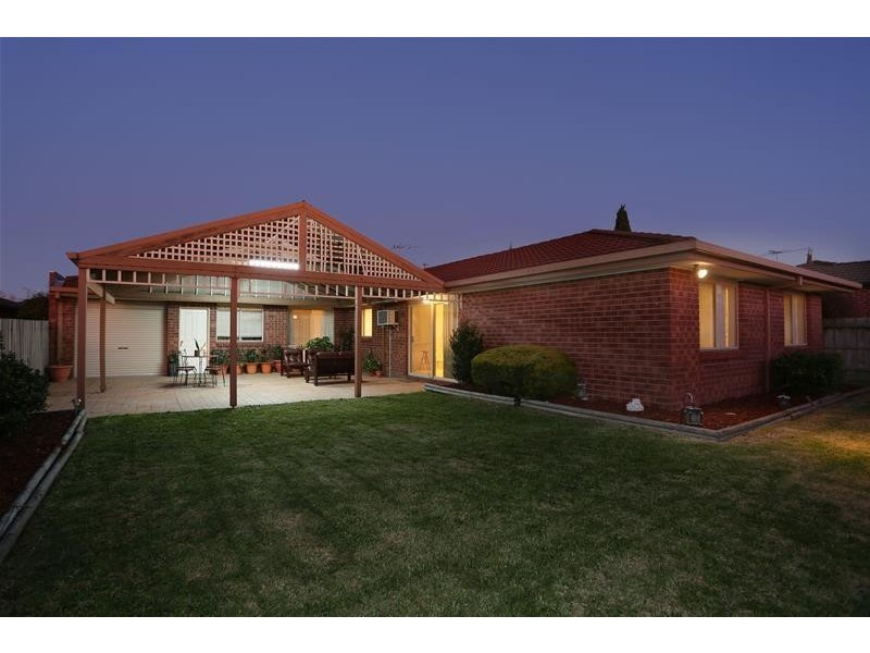 9 McCartney Drive, Narre Warren South VIC 3805