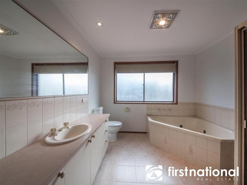 63 Charles Green Avenue, Endeavour Hills VIC 3802