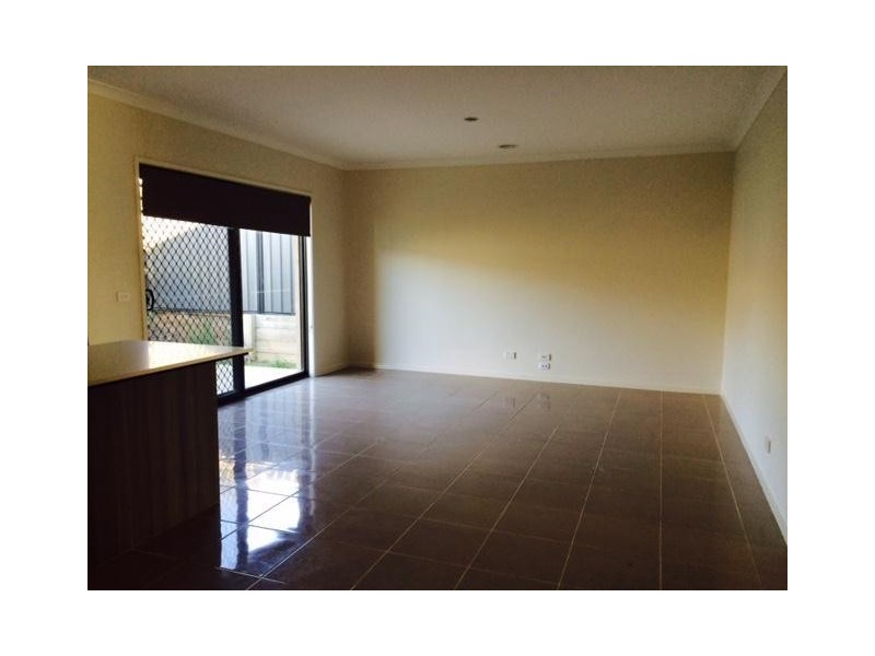 72 Mackillop Way, Clyde North VIC 3978