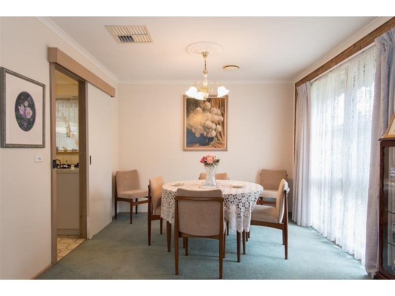 8 Ashfield Drive, Berwick VIC 3806