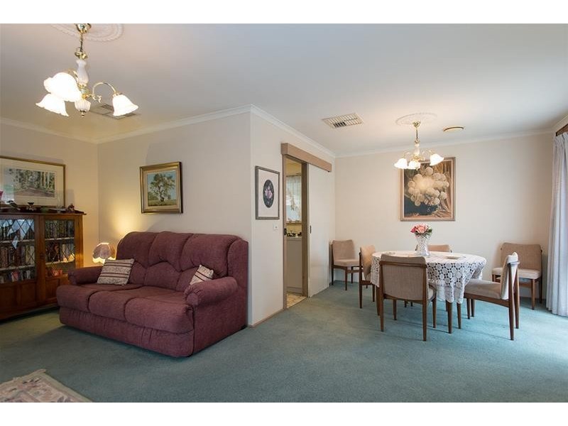 8 Ashfield Drive, Berwick VIC 3806