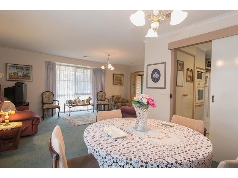 8 Ashfield Drive, Berwick VIC 3806