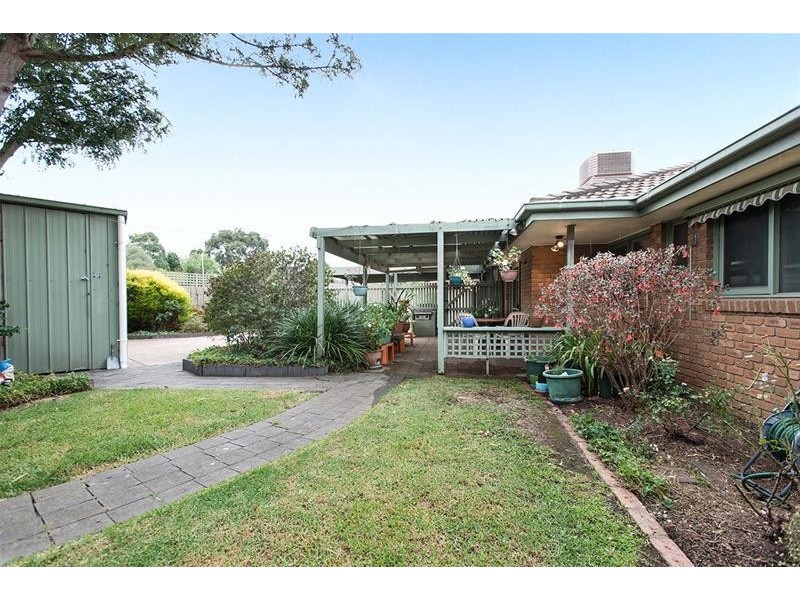 8 Ashfield Drive, Berwick VIC 3806