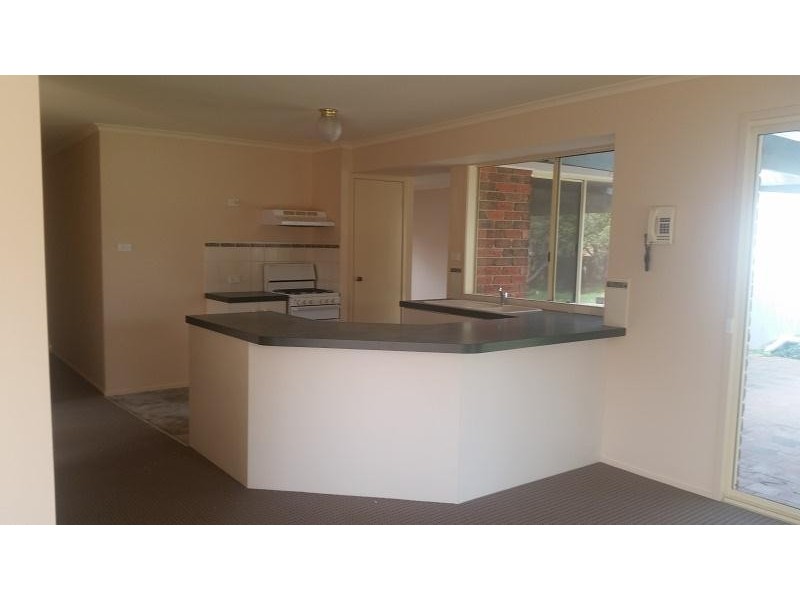 6 Moloney Court, Berwick VIC 3806