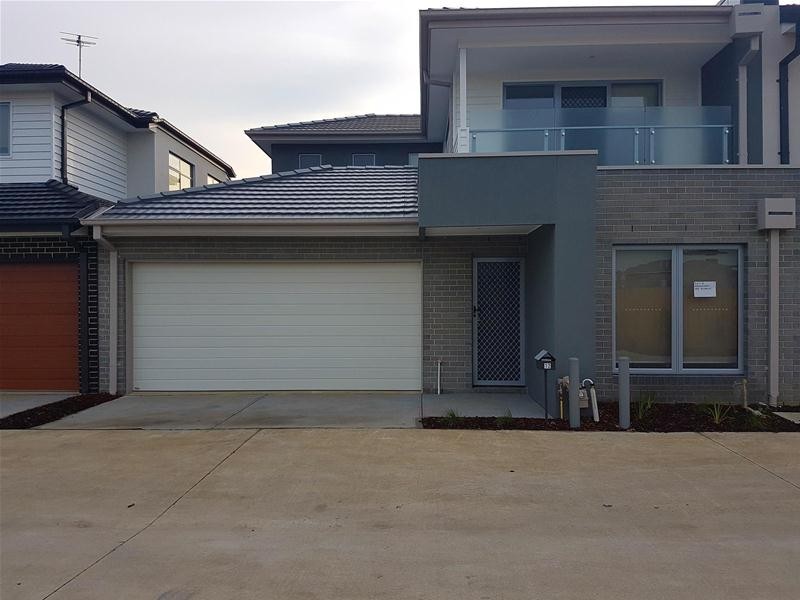 12 Moondarra Drive, Berwick VIC 3806