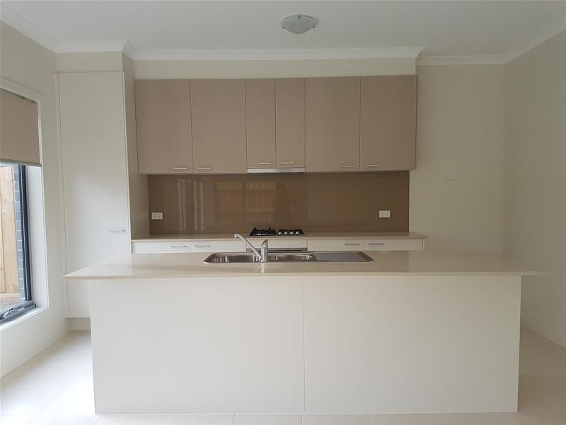 12 Moondarra Drive, Berwick VIC 3806