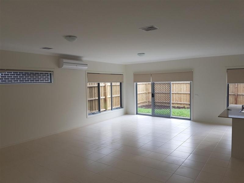 12 Moondarra Drive, Berwick VIC 3806