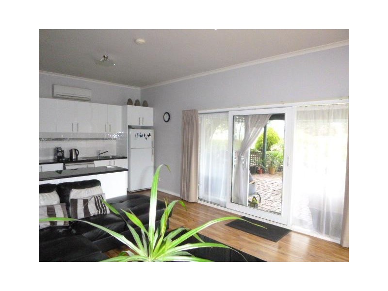 2 Mountain Flat Road, Narre Warren East VIC 3804