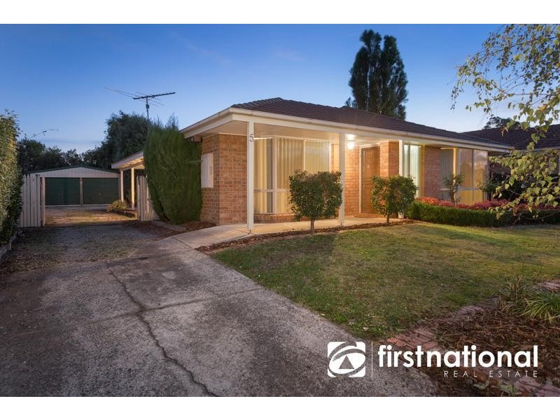 5 Martingale Place, Pakenham VIC 3810