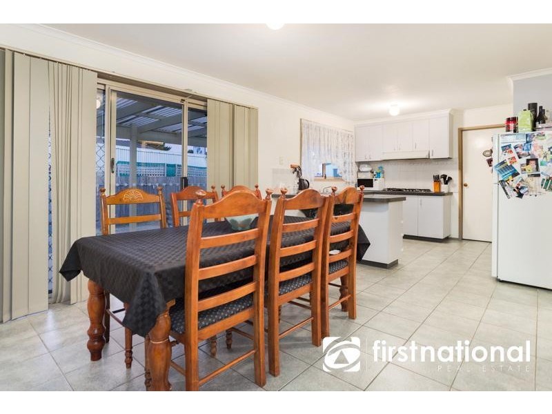 5 Martingale Place, Pakenham VIC 3810