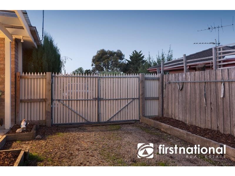 5 Martingale Place, Pakenham VIC 3810
