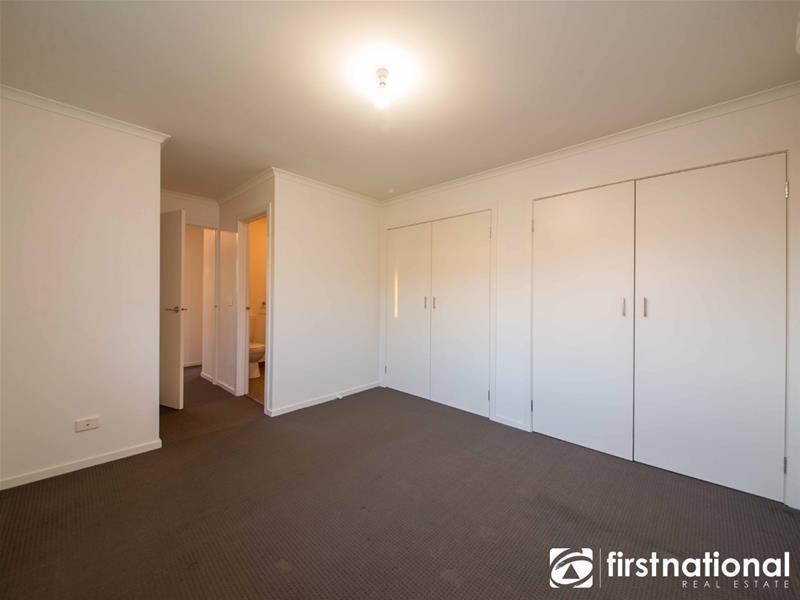 2/55-57 Strathavan Drive, Berwick VIC 3806