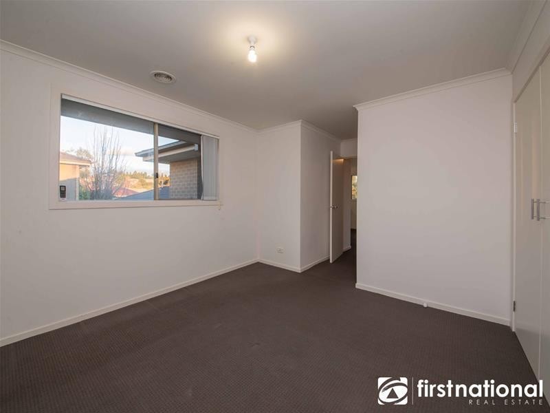 2/55-57 Strathavan Drive, Berwick VIC 3806