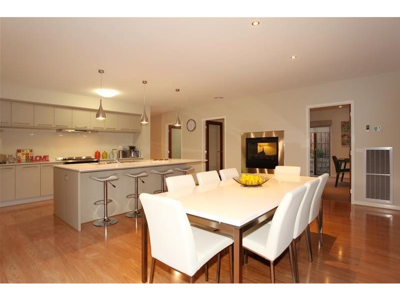 37 Harrison Way, Pakenham VIC 3810