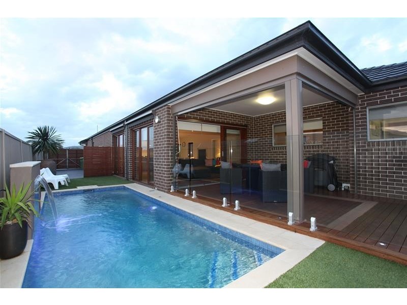 37 Harrison Way, Pakenham VIC 3810