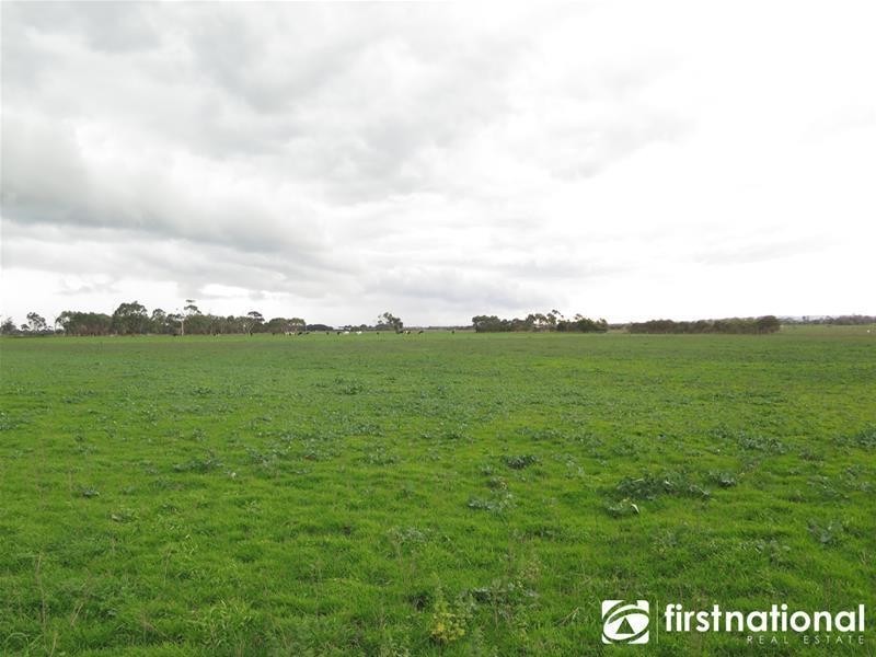 Lot 2/885 McDonalds Drain Road, Pakenham South VIC 3810