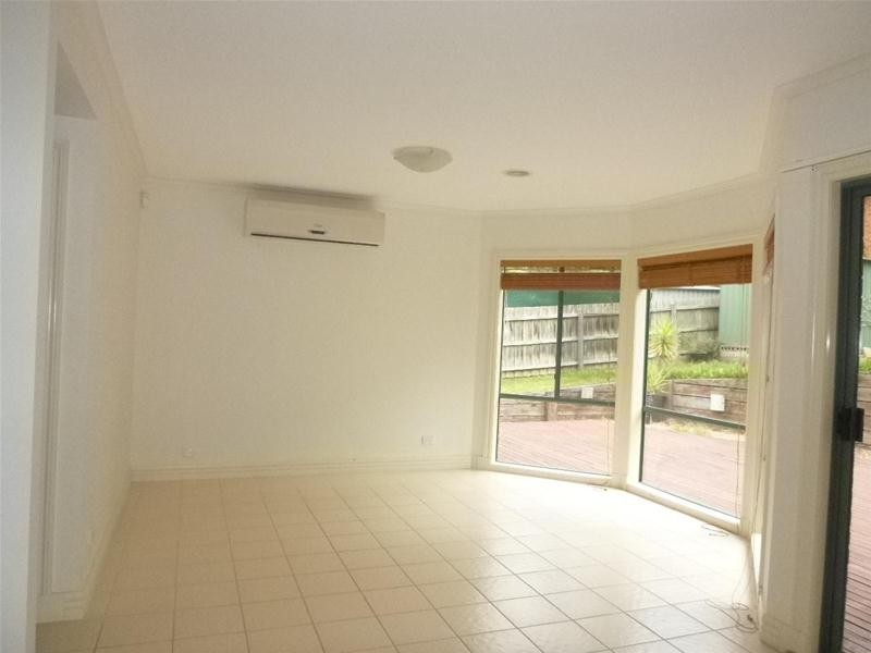 11 Gavinton Place, Berwick VIC 3806