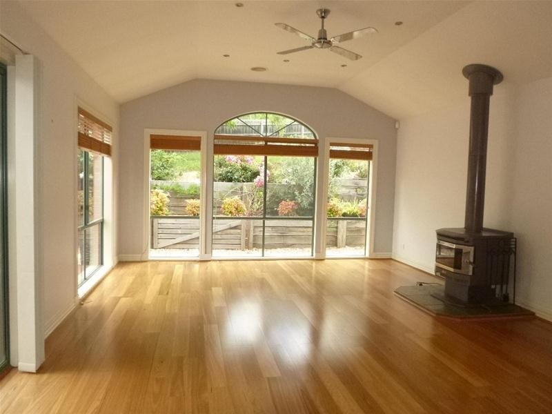 11 Gavinton Place, Berwick VIC 3806