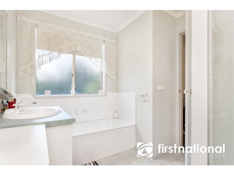 2 Jacqueline Place, Pakenham VIC 3810