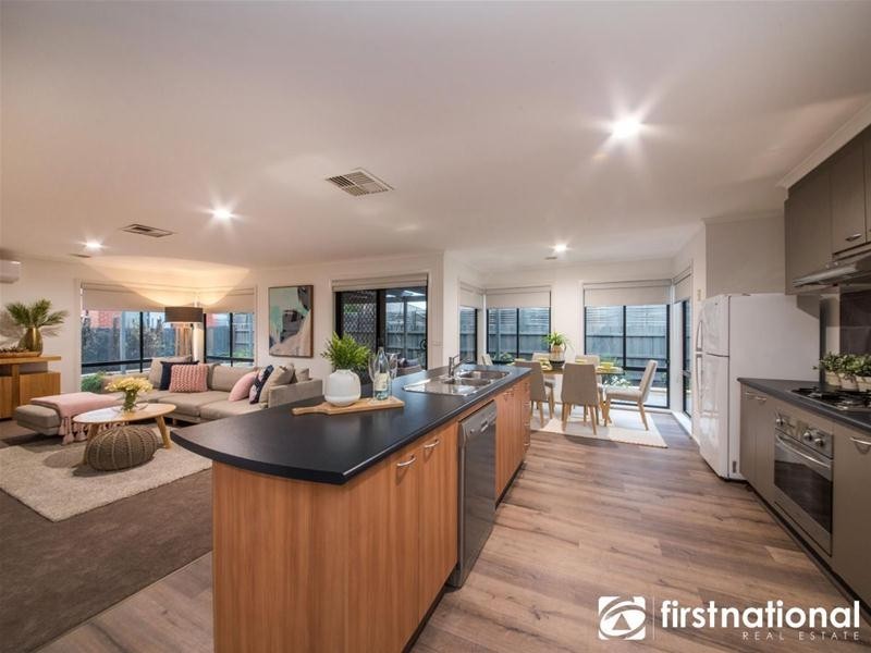 135 Bellevue Drive, Berwick VIC 3806