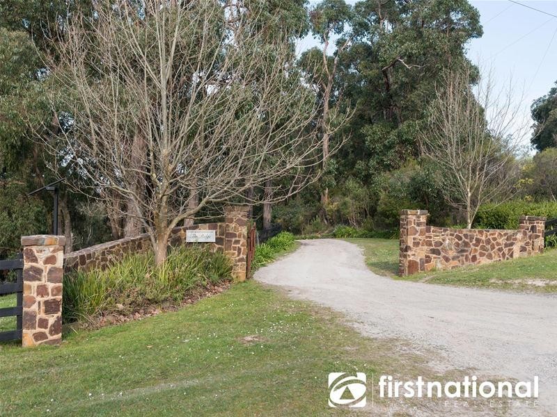 40 Rainy Hill Road, Cockatoo VIC 3781