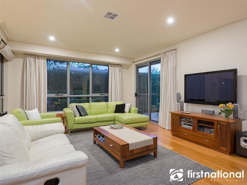 2/43 Peel  Street, Berwick VIC 3806