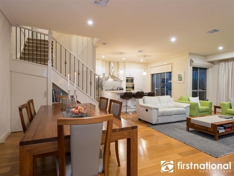 2/43 Peel  Street, Berwick VIC 3806