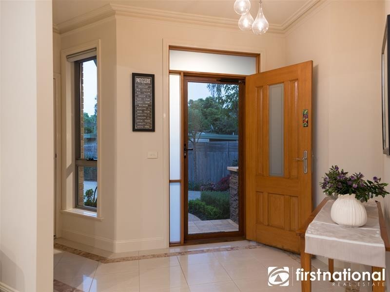 2/43 Peel  Street, Berwick VIC 3806