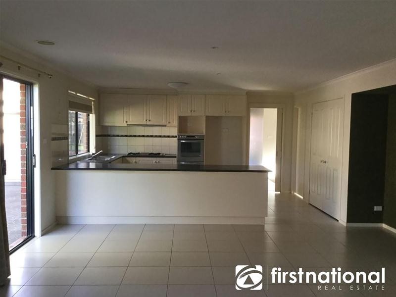 92 Skyline Way, Berwick VIC 3806