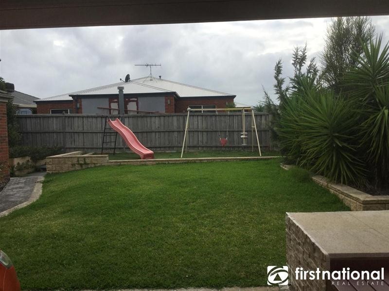 92 Skyline Way, Berwick VIC 3806