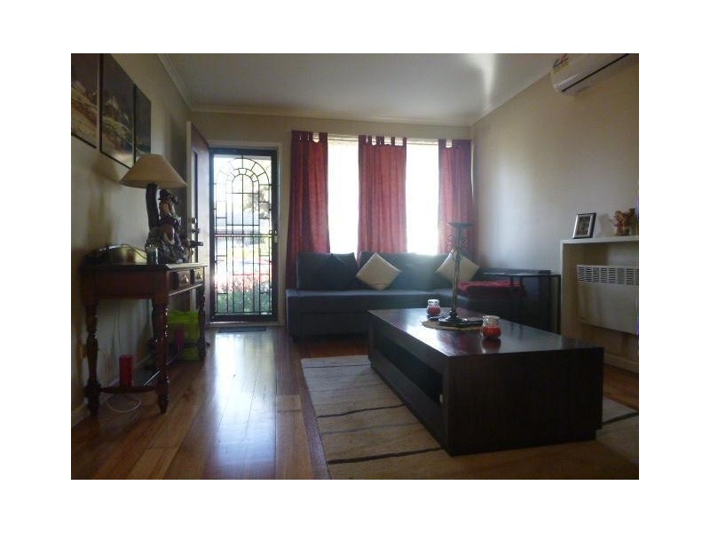 1/9 Rhoden Grove, Eumemmerring VIC 3177