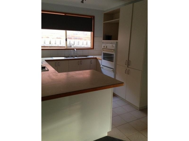 3 Gifford Close, Berwick VIC 3806