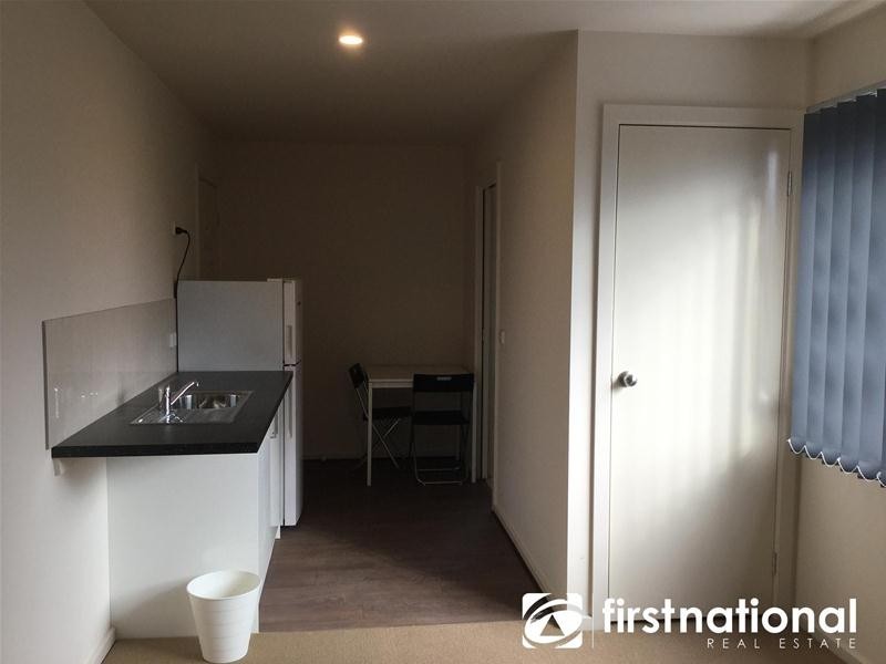 9/51 Henry Street, Pakenham VIC 3810
