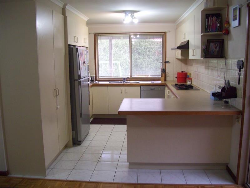 50 Bunbury Avenue, Narre Warren VIC 3805