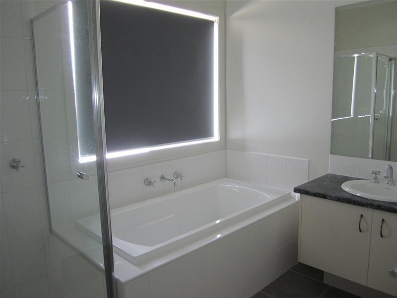 44 Flinders Park Drive, Officer VIC 3809