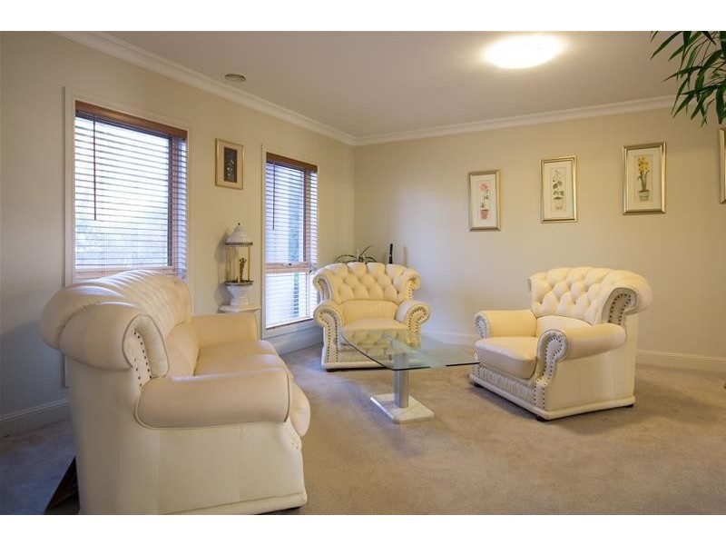 3 Grosvenor Place, Narre Warren North VIC 3804