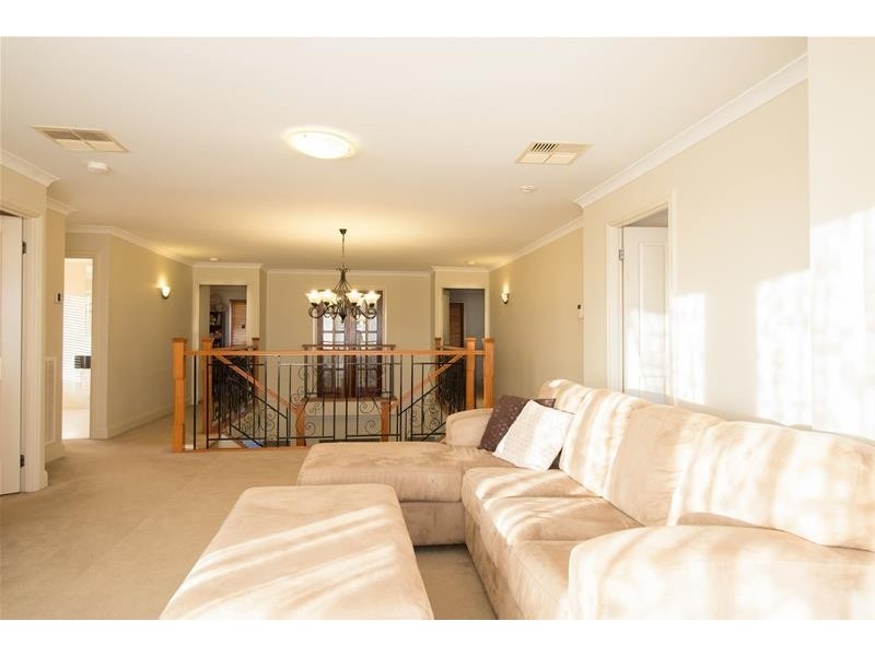 3 Grosvenor Place, Narre Warren North VIC 3804