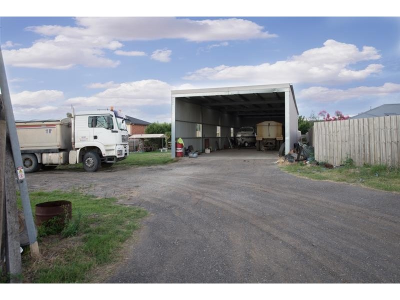 3 Grosvenor Place, Narre Warren North VIC 3804