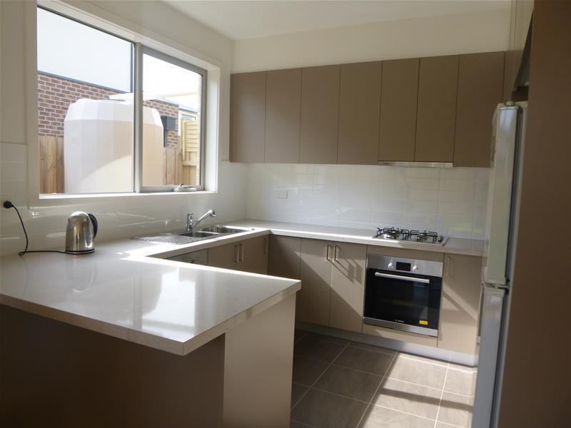 12/126 Kennington Park Drive, Endeavour Hills VIC 3802