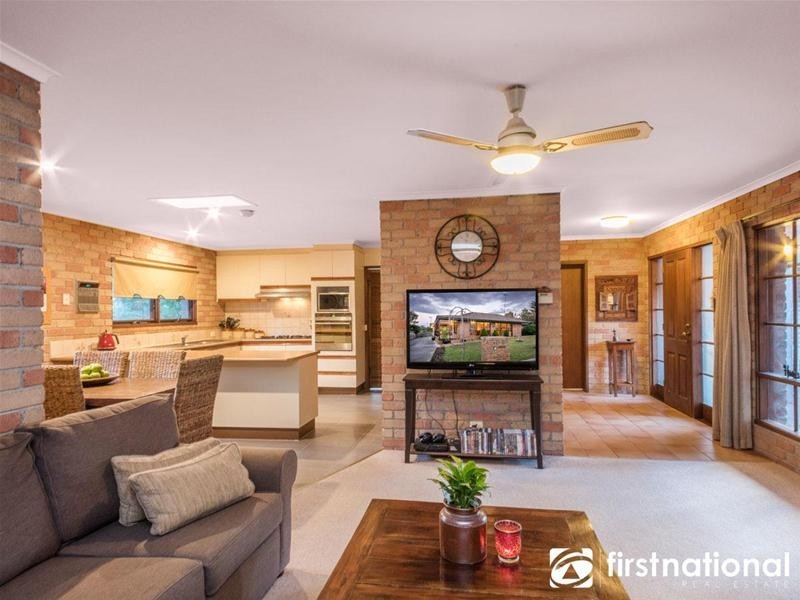 16 Howell Drive, Berwick VIC 3806