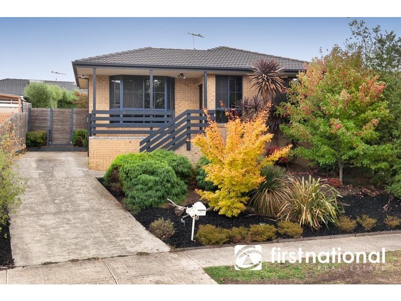 27 Riviera Drive, Pakenham VIC 3810