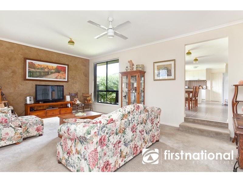 27 Riviera Drive, Pakenham VIC 3810