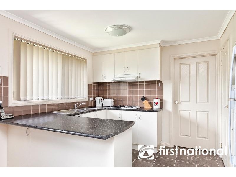 27 Riviera Drive, Pakenham VIC 3810