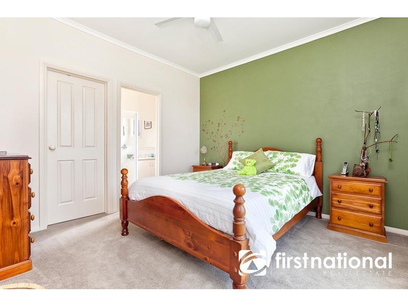 27 Riviera Drive, Pakenham VIC 3810