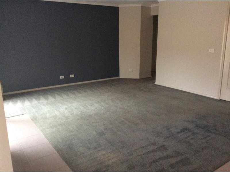 7 Howe Way, Cranbourne East VIC 3977