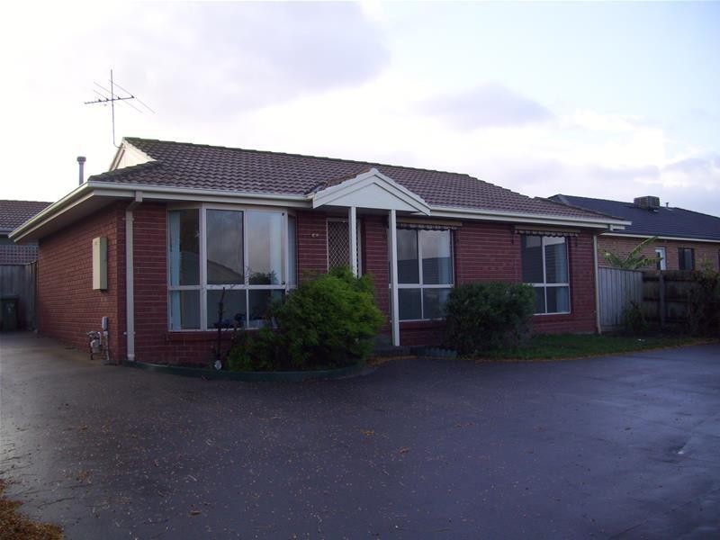 2/8 Palm Way, Narre Warren South VIC 3805