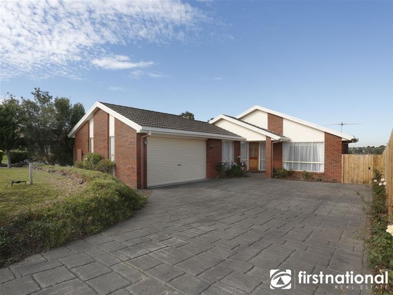 12 Lauren Drive, Hampton Park VIC 3976