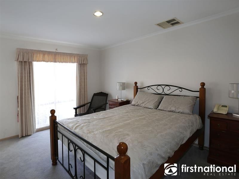 12 Lauren Drive, Hampton Park VIC 3976