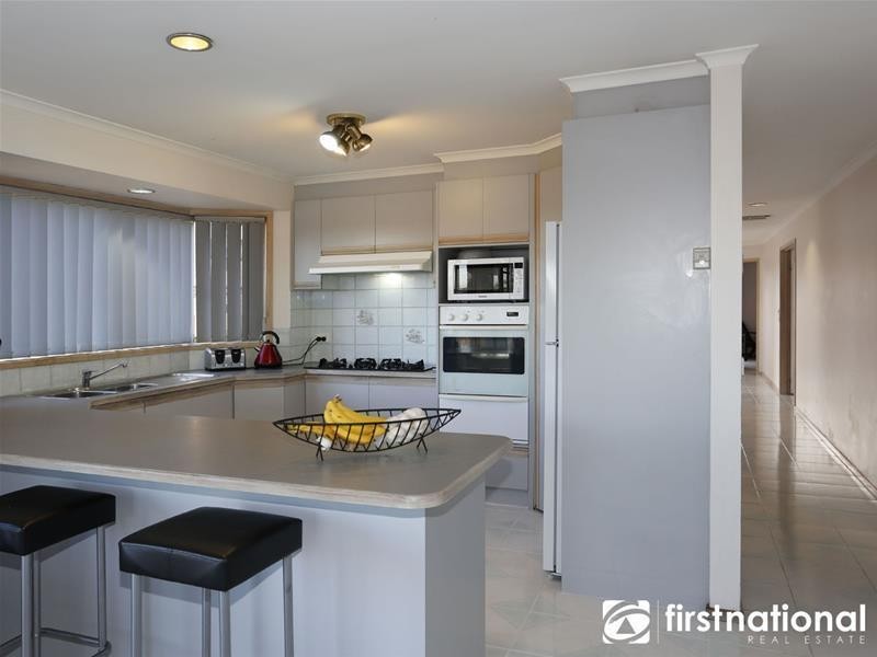 12 Lauren Drive, Hampton Park VIC 3976